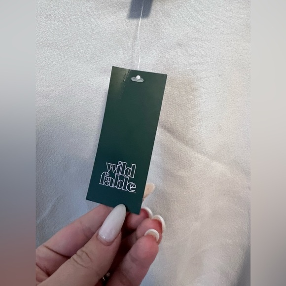 NWT | Wild Fable (Target) |  Cropped Grey Crew Neck Sweat Shirt | Size L - Picture 2 of 6